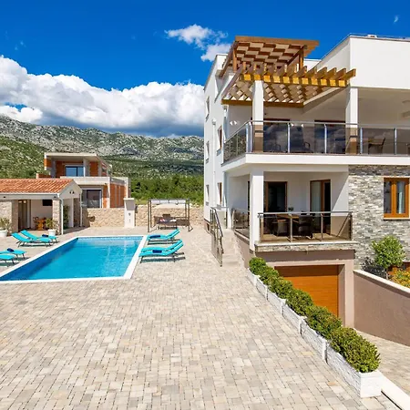 Pet Friendly In With Sauna