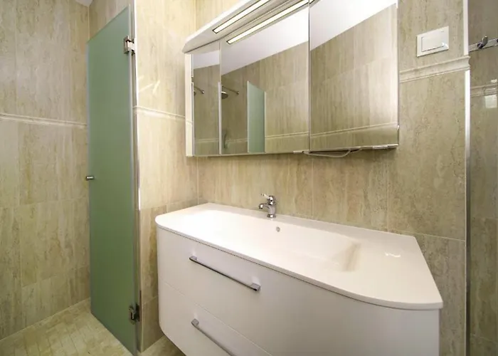 Pet Friendly In With Sauna Селине