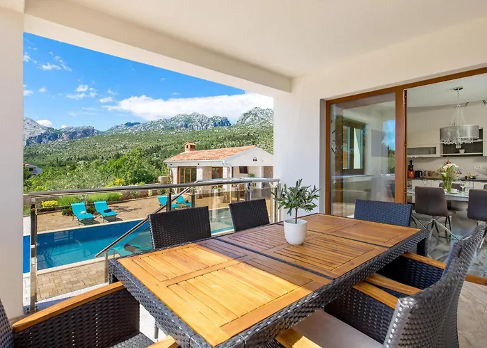 Pet Friendly In With Sauna Селине